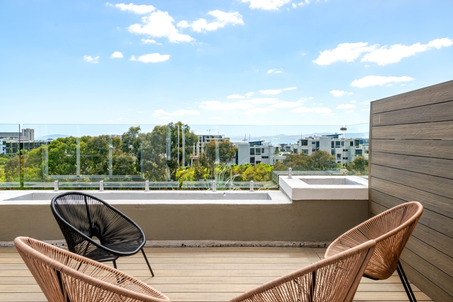 To Let 2 Bedroom Property for Rent in Green Point Western Cape